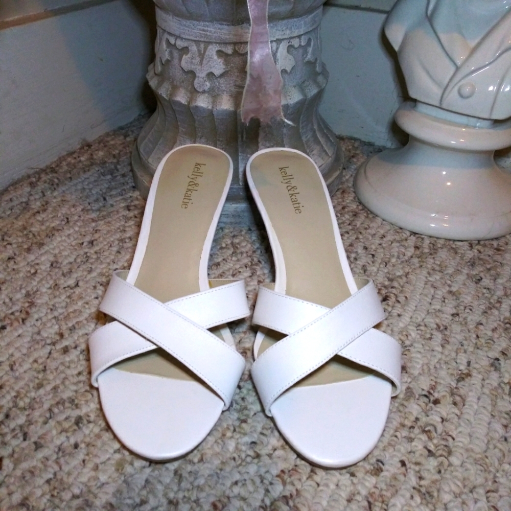 Kelly & Katie White Leather, Criss-Cross Strap Slide Sandals